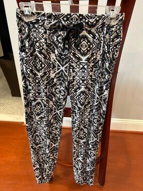 Justice Black & White Geometric Print Joggers